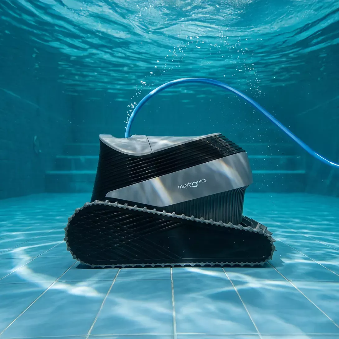 Dolphin Premium 2000 Robotic Pool Cleaner
